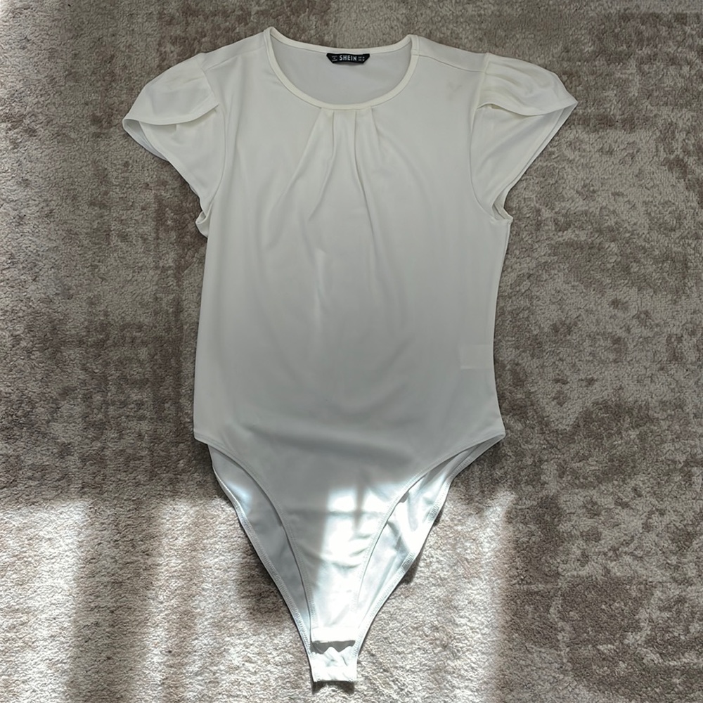 White cap sleeve shein bodysuit